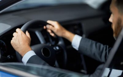 Кто несёт ответственность за повреждение имущества после ДТП во Флориде — и когда ваша собственная страховка оплатит ремонт