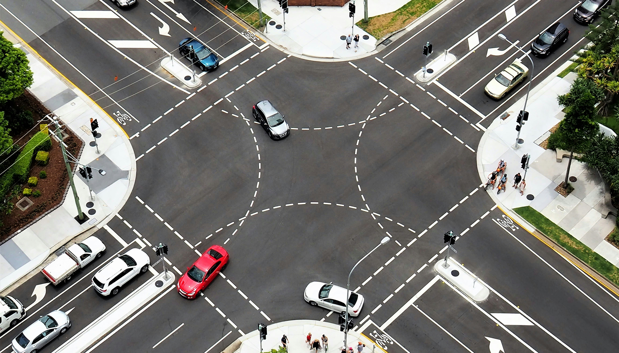 florida-intersection-where-t-bone-accidents-occur 1 Aerial view of a four-way multi-lane intersection