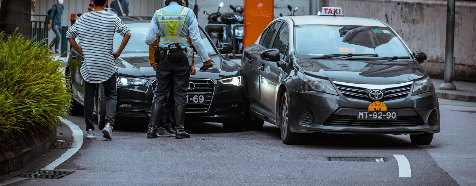 Drivers at the scene of a crash in La Belle