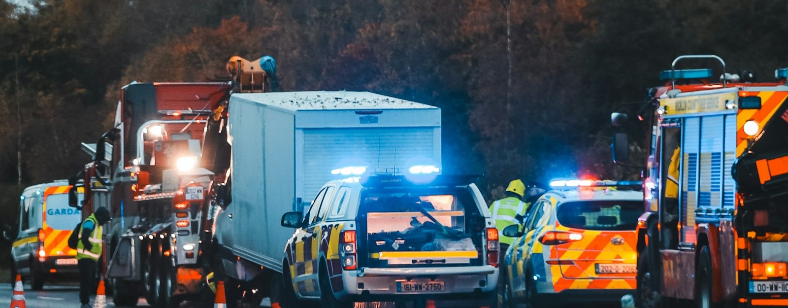 Escena de un accidente en la carretera cerca de Warm Mineral Springs